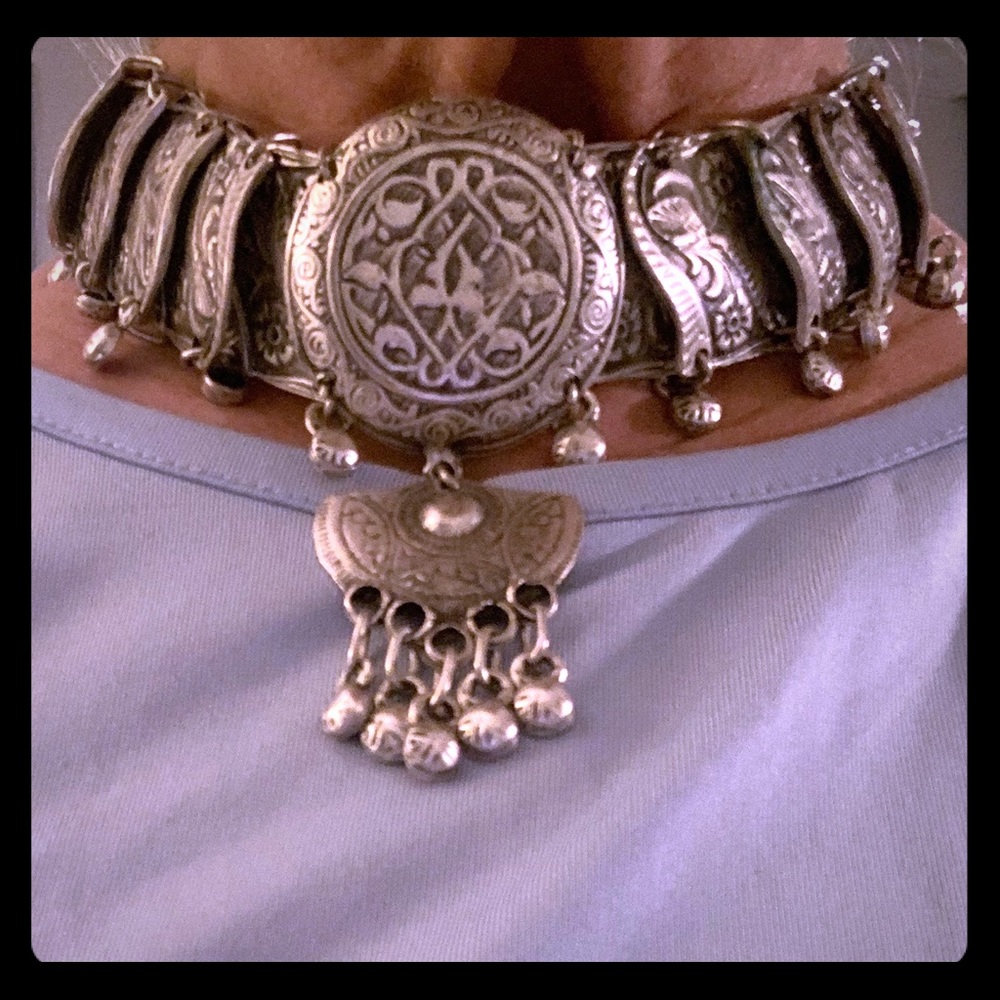 Silver choker necklace!
